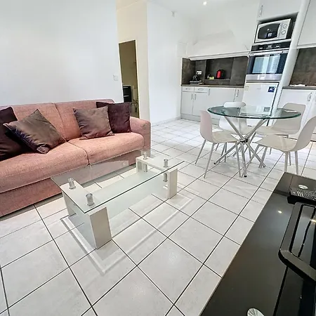 Appartement 1 Bedroom Riouffe 206 2 Mins From Palais By Interhome