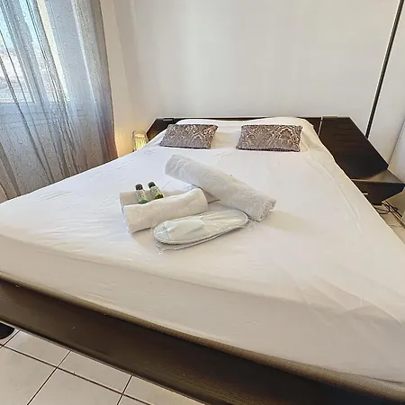 1 Bedroom Riouffe 206 2 Mins From Palais By Interhome *